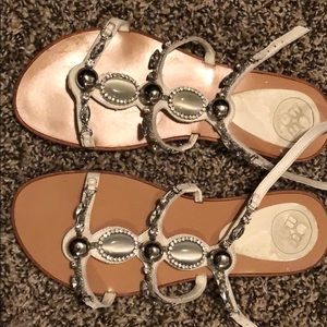 BCBG generation size 8 sandal